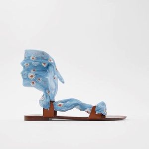 Zara Flat Sandals LaceUp Blue Daisy Sz 39EU/8.5 US